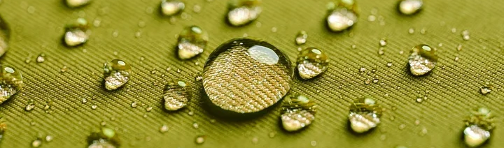 Les tissus techniques : innovation et confort dans les vêtements de travail